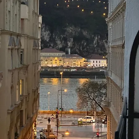 Aparthotel Panorama With Danube View